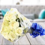 Glorious charm A bunch of White Roses