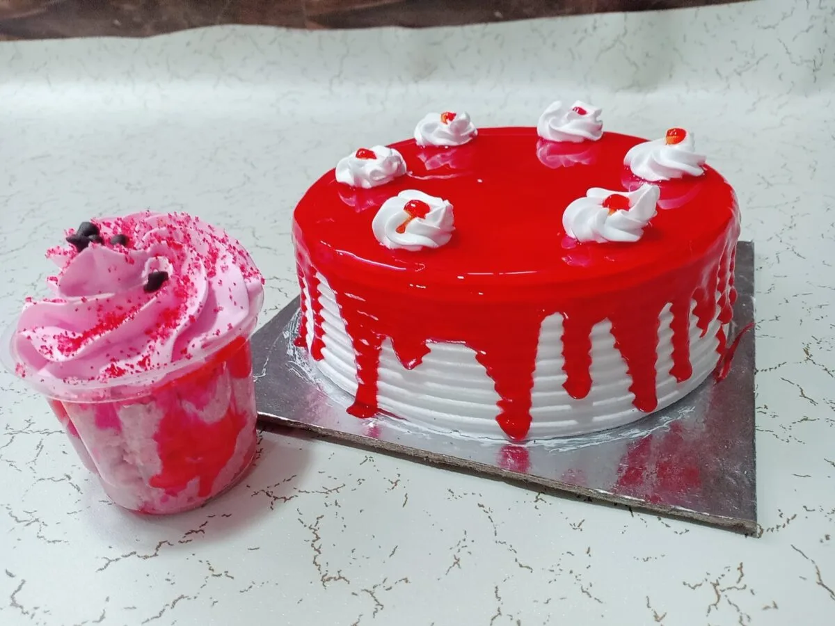 Free Strawberry Mousse with.. - Image 1