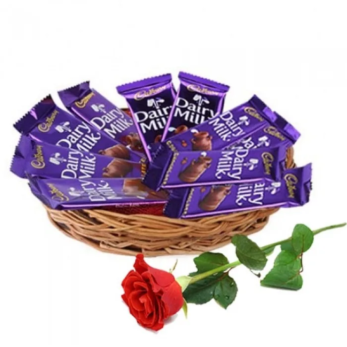 Cadbury Dairy Milk Treat with Rose - Image 1